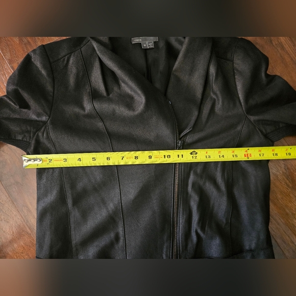 Vince. Black Leather Medium Asymmetrical Light Jacket - Picture 7 of 8